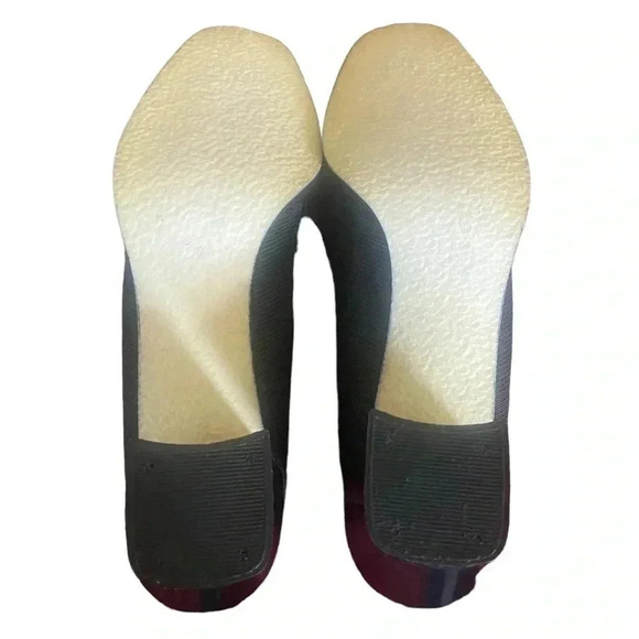 Donald Pliner Black Stretch Fabric Pumps Size 71/2 Narrow - Picture 4 of 6